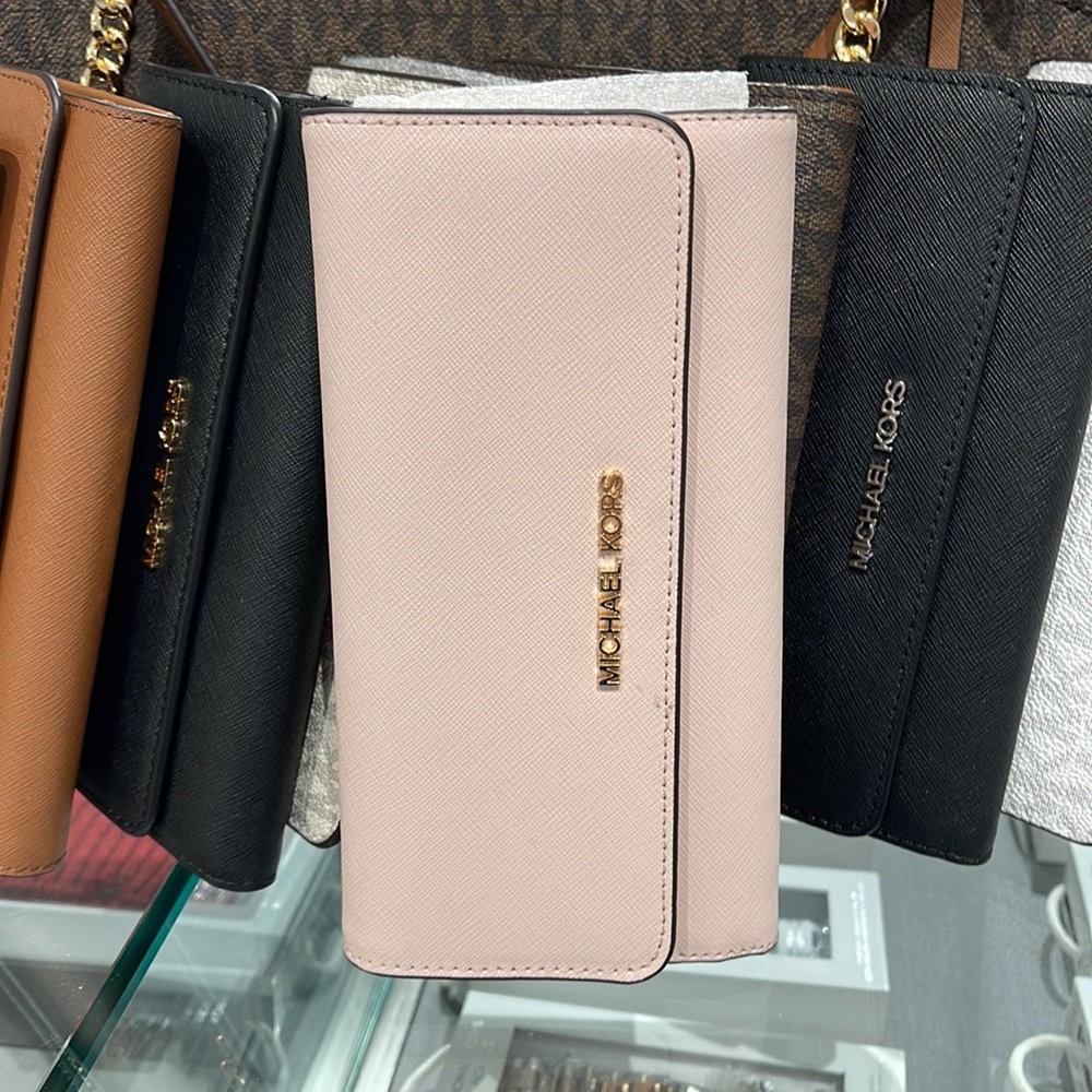 MICHAEL KORS JET SET TRAVEL LARGE TRIFOLD WALLET POWDER BLUSH COLOR - Picture 4 of 16